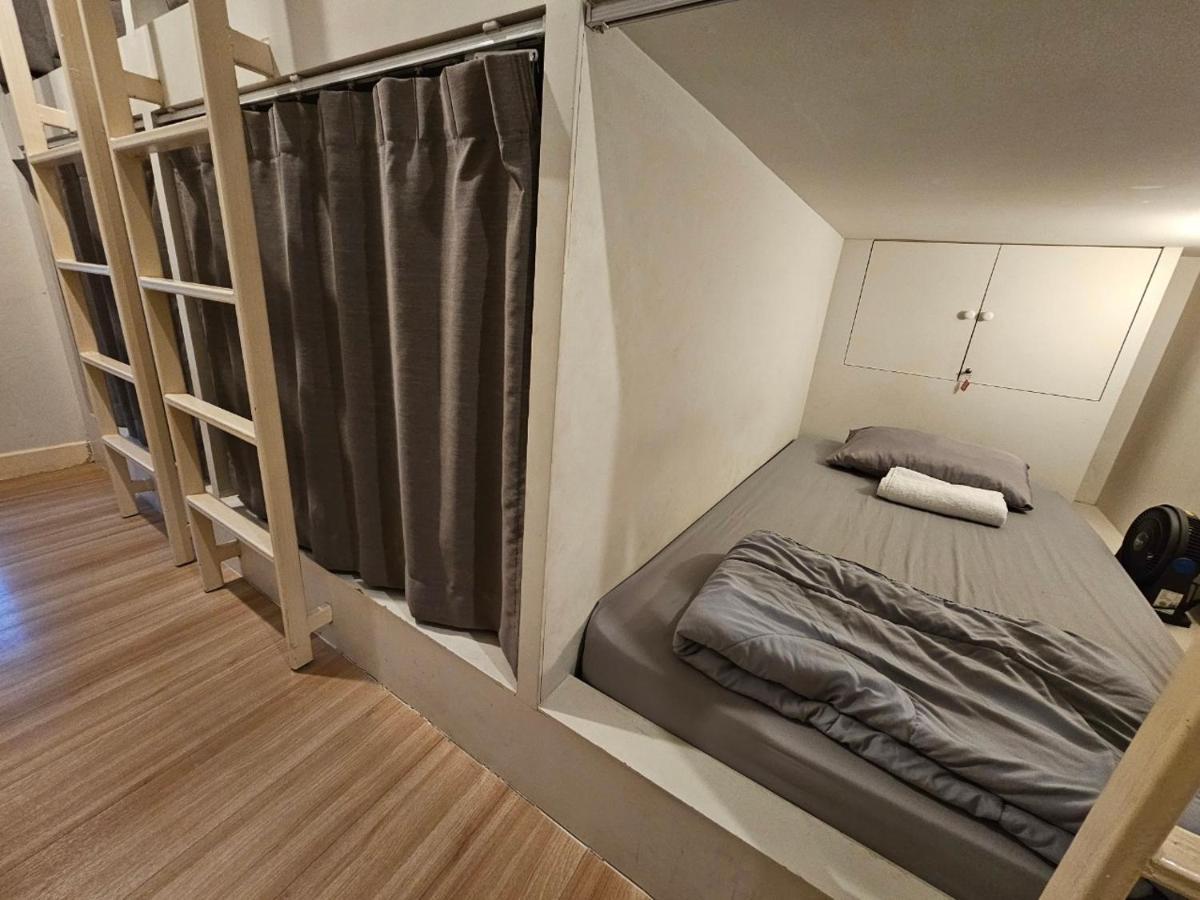 Ratana Boutique Hostel Бангкок Экстерьер фото