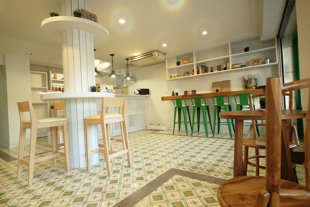 Ratana Boutique Hostel Бангкок Экстерьер фото