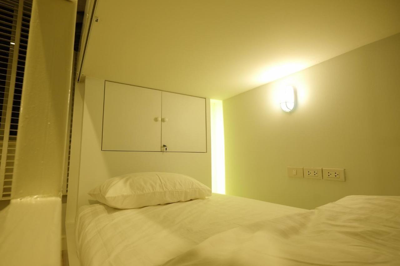 Ratana Boutique Hostel Бангкок Экстерьер фото